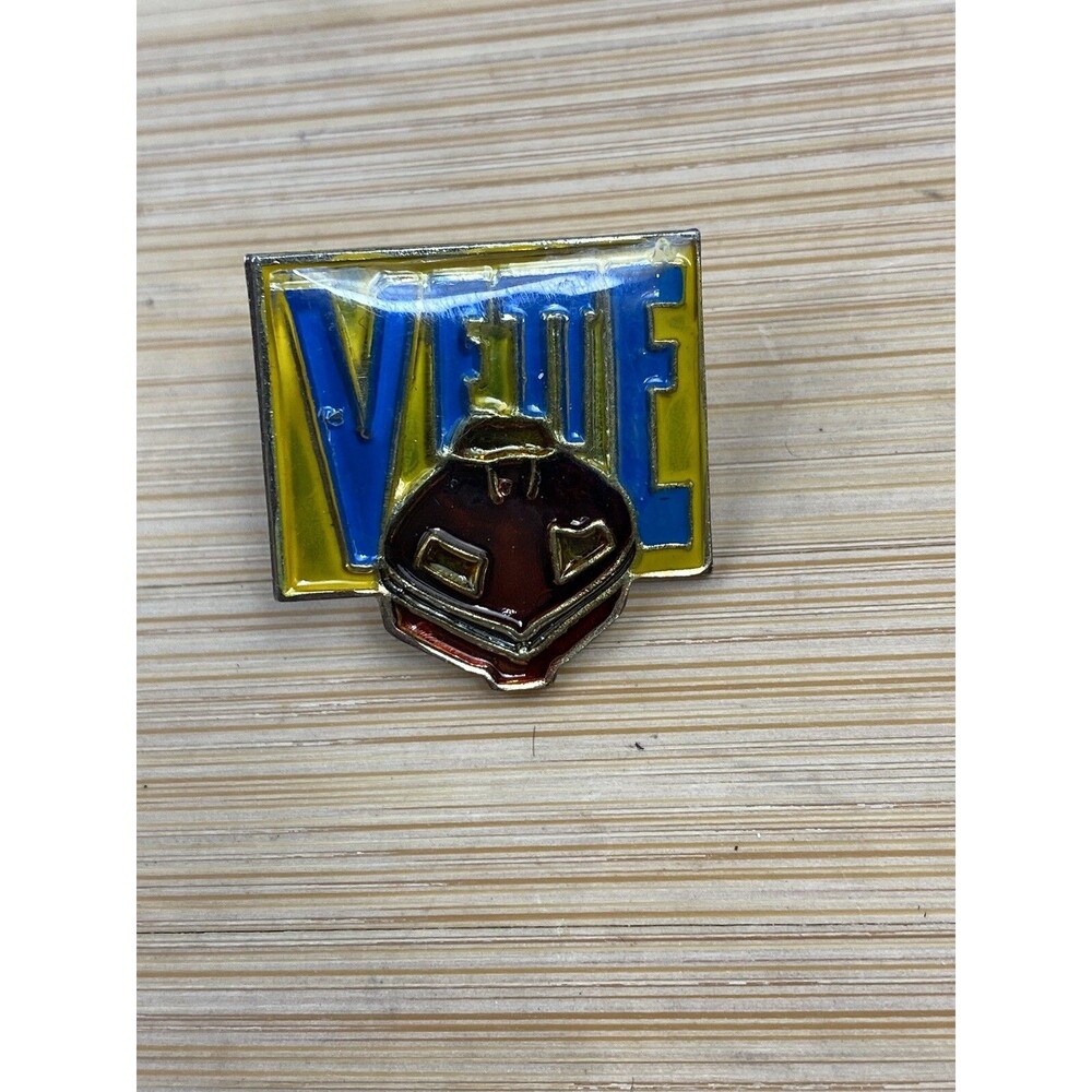 Vtg 1988 Corvette Sting Ray Logo Hat Lapel Pin Accessory GM Vette Tie Pin